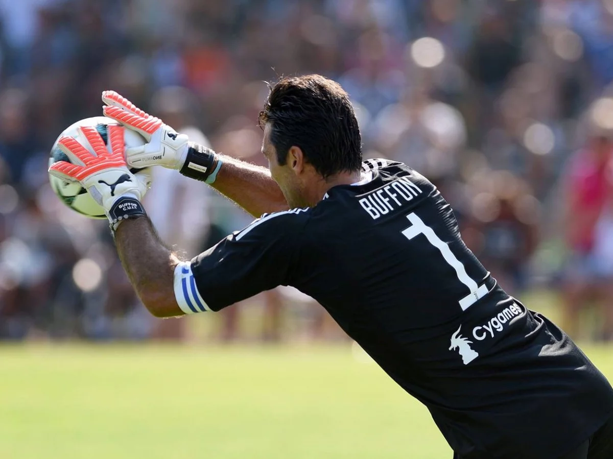 post card Puma Buffon.webp